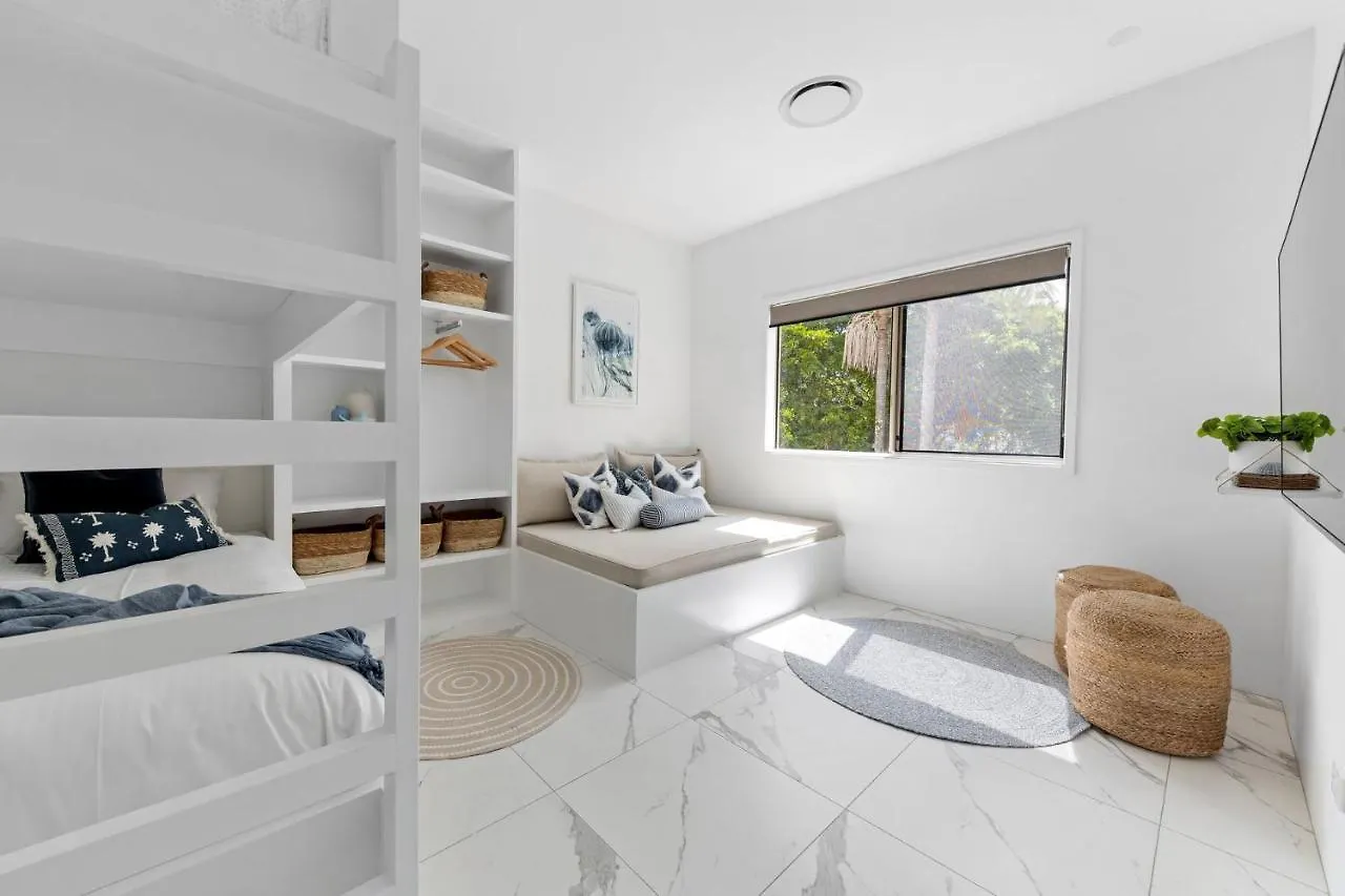 Unit 8 Nereus Stunning And Sophisticated 3 Bedroom Apartment With View Sunshine Beach