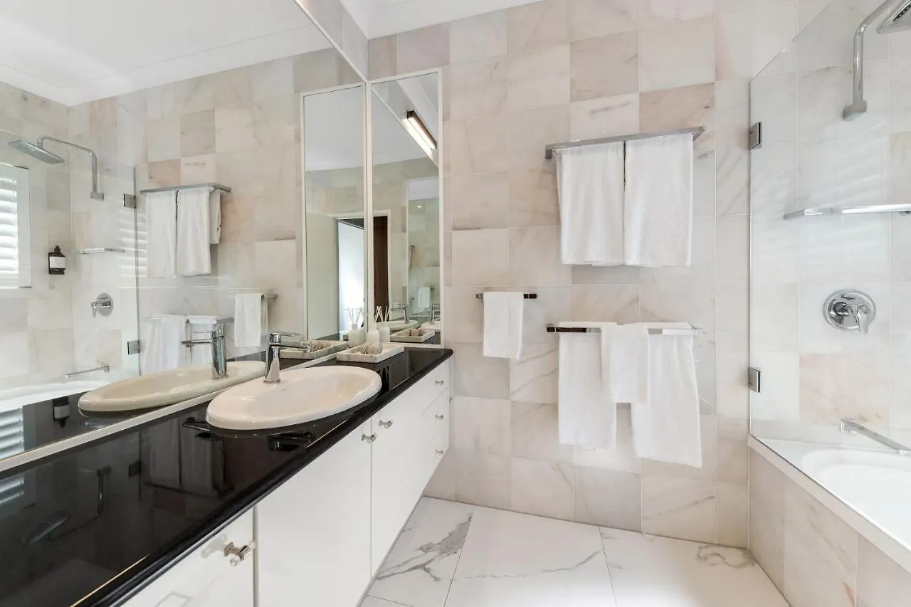 Unit 8 Nereus Stunning And Sophisticated 3 Bedroom Apartment With View Sunshine Beach