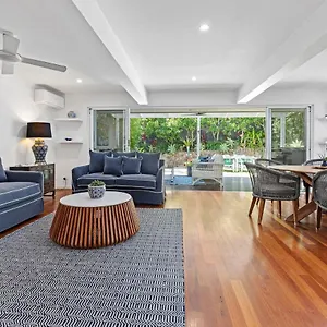 2 Roebellini, 16 Solway Drive - Dog Friendly Tropical Oasis Sunshine Beach